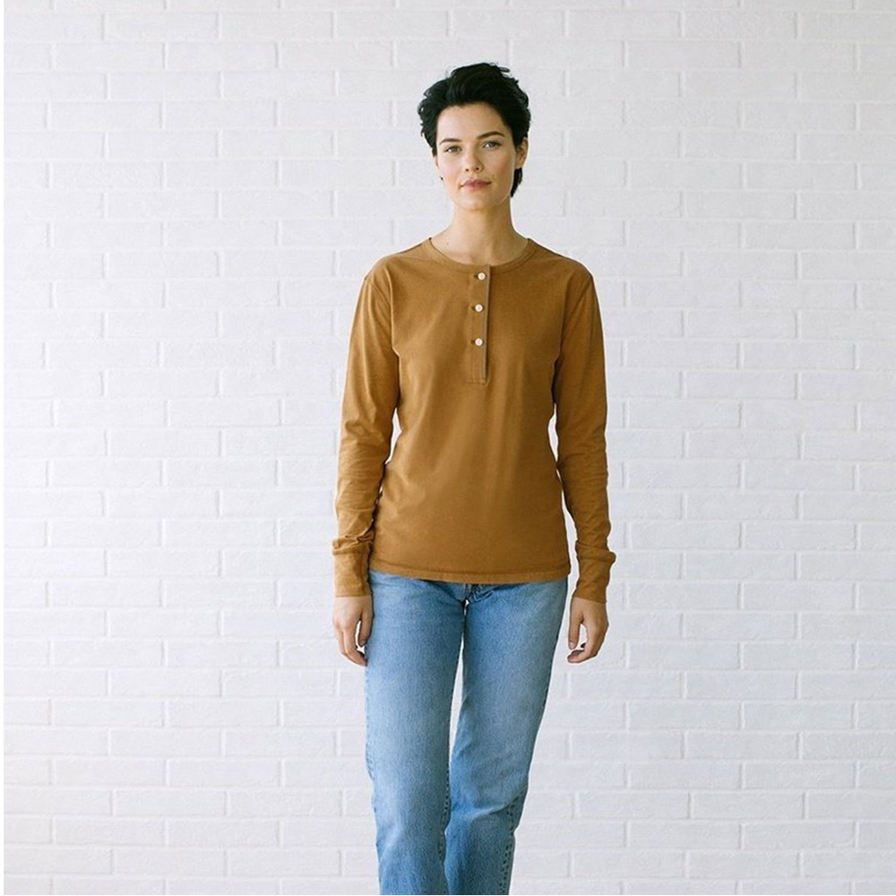 Tradlands Long Sleeve Sawyer Henley in Camel Brown